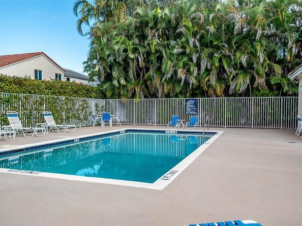 4907 Pelican Mnr, Coconut Creek FL 33073