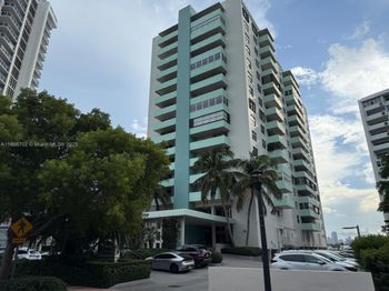 5 Island Ave