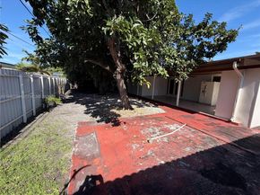 6090 W 5th Ln, Hialeah FL 33012