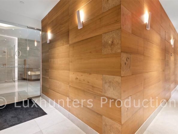 1010 Brickell Ave 3904, Miami FL 33131