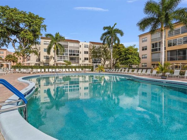 2861 Somerset Dr 203, Lauderdale Lakes FL 33311