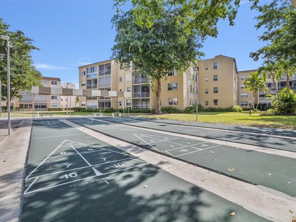2861 Somerset Dr 203, Lauderdale Lakes FL 33311