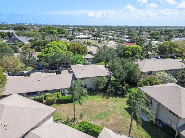 1759 NE 39th Ct 1301, Pompano Beach FL 33064