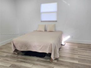1254 NW 82nd Ave, Plantation FL 33322