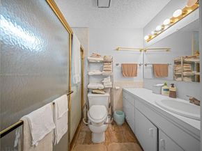 8520 SW 179th St, Palmetto Bay FL 33157