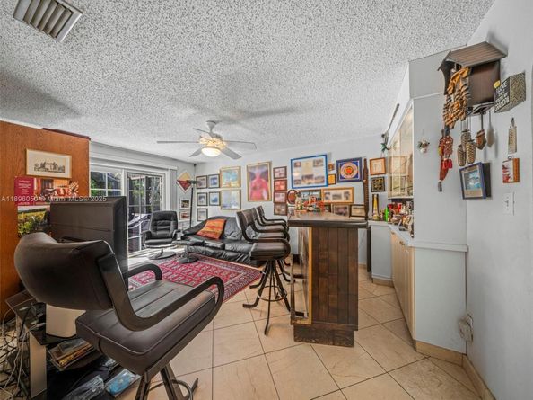 8520 SW 179th St, Palmetto Bay FL 33157