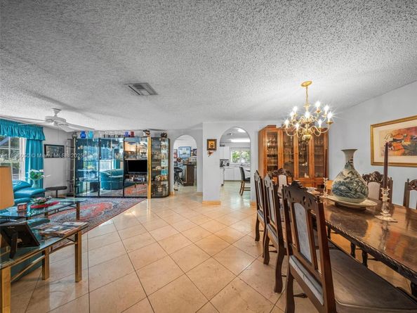 8520 SW 179th St, Palmetto Bay FL 33157