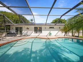 8520 SW 179th St, Palmetto Bay FL 33157