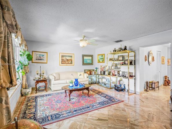 8520 SW 179th St, Palmetto Bay FL 33157