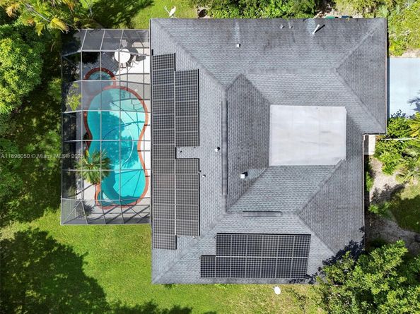 8520 SW 179th St, Palmetto Bay FL 33157