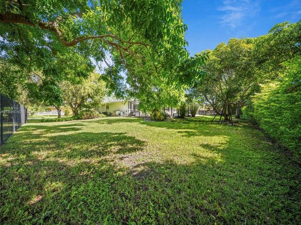 8520 SW 179th St, Palmetto Bay FL 33157