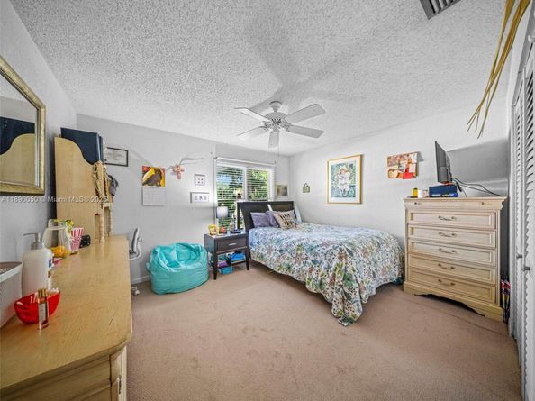 8520 SW 179th St, Palmetto Bay FL 33157