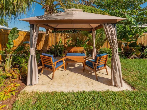 1025 Washington St, Hollywood FL 33019