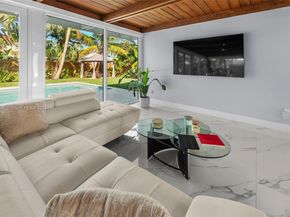 1025 Washington St, Hollywood FL 33019