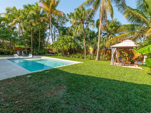 1025 Washington St, Hollywood FL 33019
