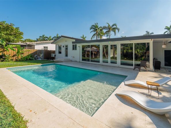 1025 Washington St, Hollywood FL 33019
