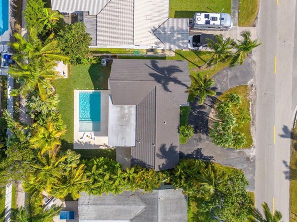 1025 Washington St, Hollywood FL 33019