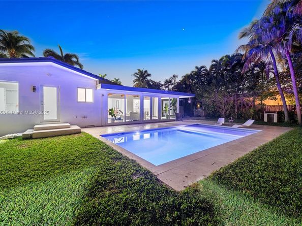 1025 Washington St, Hollywood FL 33019
