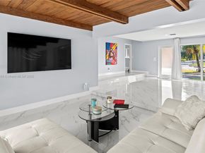 1025 Washington St, Hollywood FL 33019