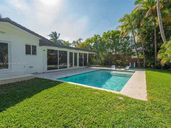 1025 Washington St, Hollywood FL 33019