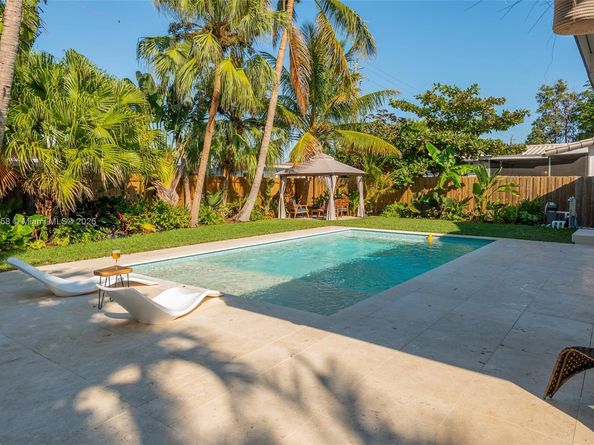 1025 Washington St, Hollywood FL 33019