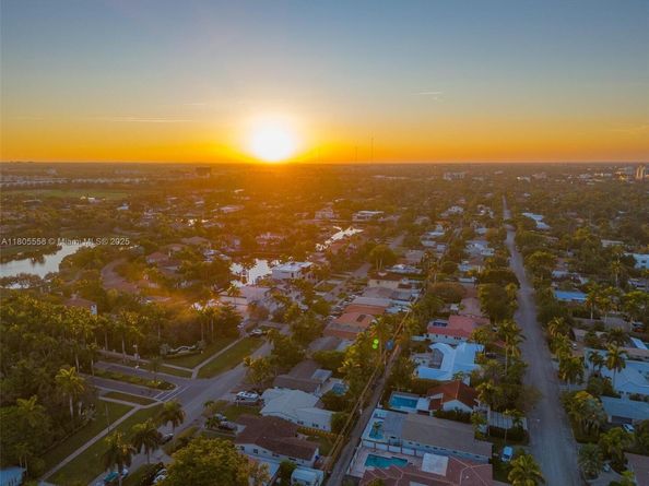 1025 Washington St, Hollywood FL 33019