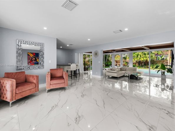 1025 Washington St, Hollywood FL 33019