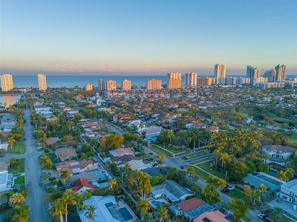 1025 Washington St, Hollywood FL 33019