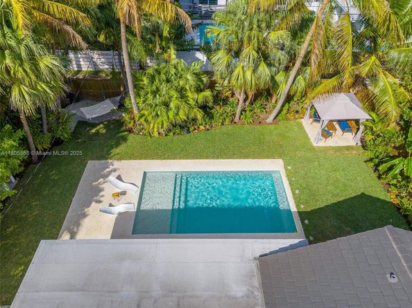 1025 Washington St, Hollywood FL 33019