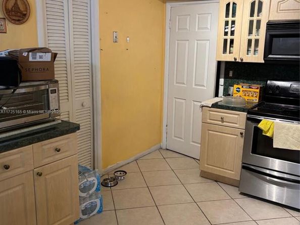 8471 NW 16th St, Pembroke Pines FL 33024