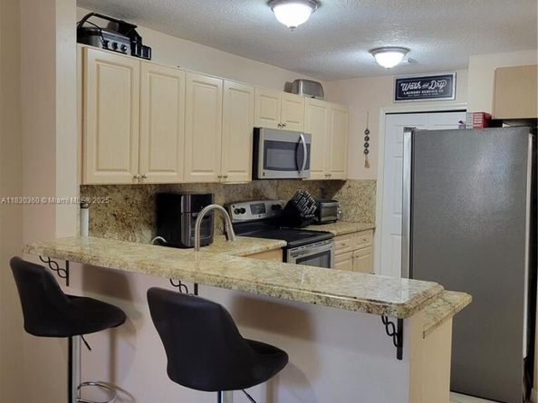 10653 SW 8th St 2407, Pembroke Pines FL 33025