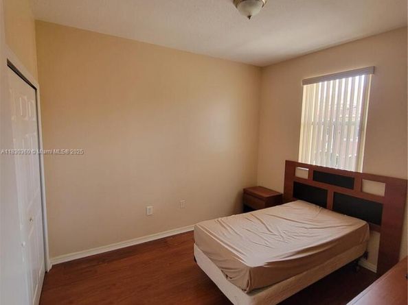10653 SW 8th St 2407, Pembroke Pines FL 33025