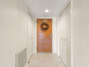 380 Place Ln 380, Woburn MA 01801