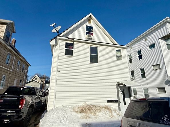 21 Mott St, Worcester MA 01604