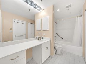 4 Canal Park PH 8, Cambridge MA 02141