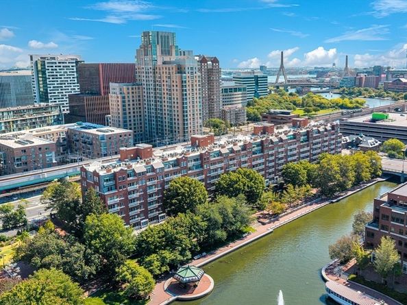 4 Canal Park PH 8, Cambridge MA 02141