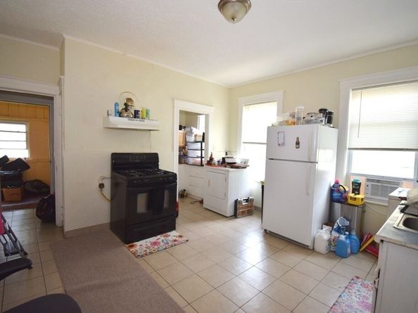6 Pelham Street, Worcester MA 01609