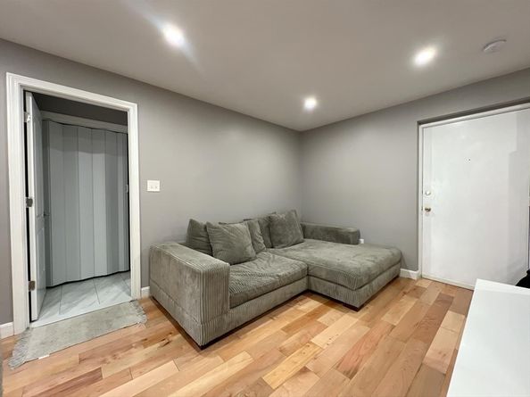 7 Weld St 29, Framingham MA 01702