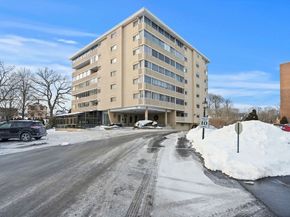 53 Melrose St 4D, Melrose MA 02176