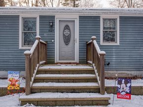 829 Auburn St, Bridgewater MA 02324