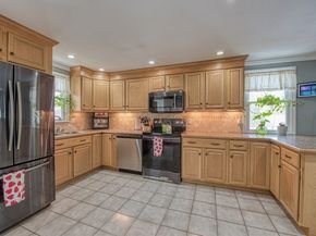 829 Auburn St, Bridgewater MA 02324