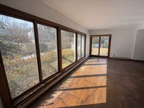 160 Reservoir Rd, Brookline MA 02467