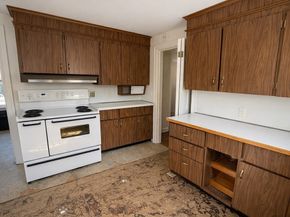 160 Reservoir Rd, Brookline MA 02467