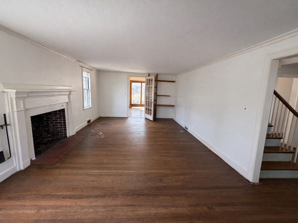 160 Reservoir Rd, Brookline MA 02467