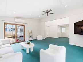 17 Woodhaven Rd, Newton MA 02468