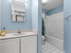 4 Charlesgate E 606, Boston MA 02215