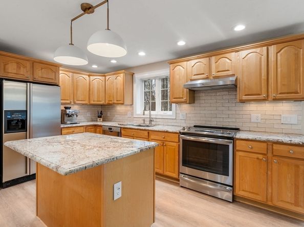 294 Lincoln St, Abington MA 02351