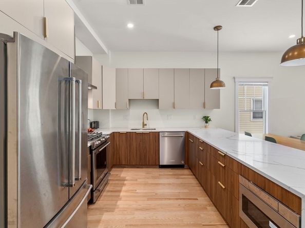57-59 Highland Rd 57, Brookline MA 02445