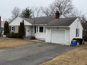2 Carpenter Rd, Lynnfield MA 01940