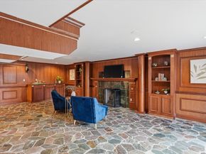 11 Alison Way, Andover MA 01810